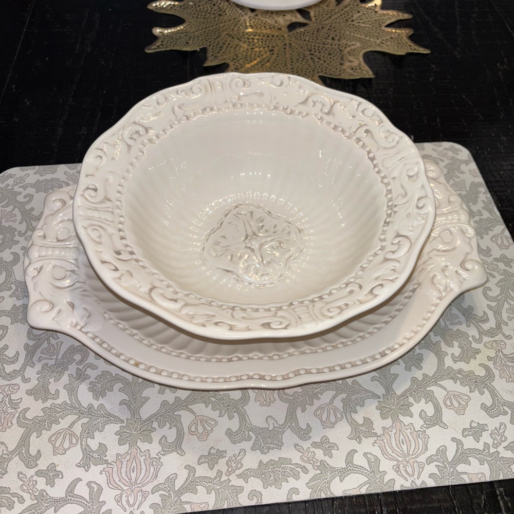 American atelier at home Elegant Cream Dinnerware Set